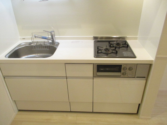 グラン　フェリシア　ウエストのキッチン|★グリル付きガス２口システムキッチン★