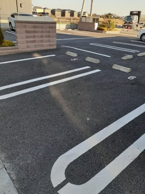【駐車場】 | ハイネＡ | 車をお持ちの方に嬉しい駐車場付きの物件です