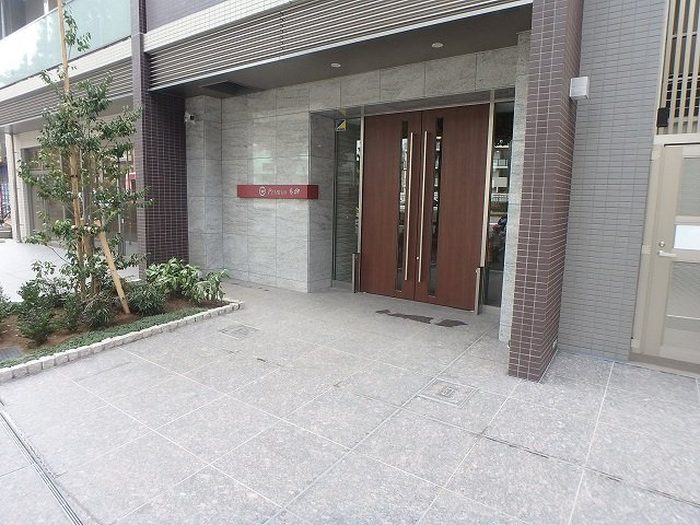 プリームス青柳のエントランス