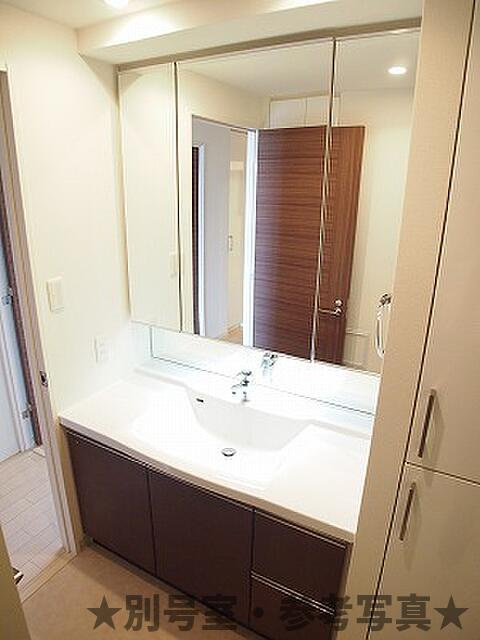 ザ・レジデンス本牧横浜ベイサイドの洗面所