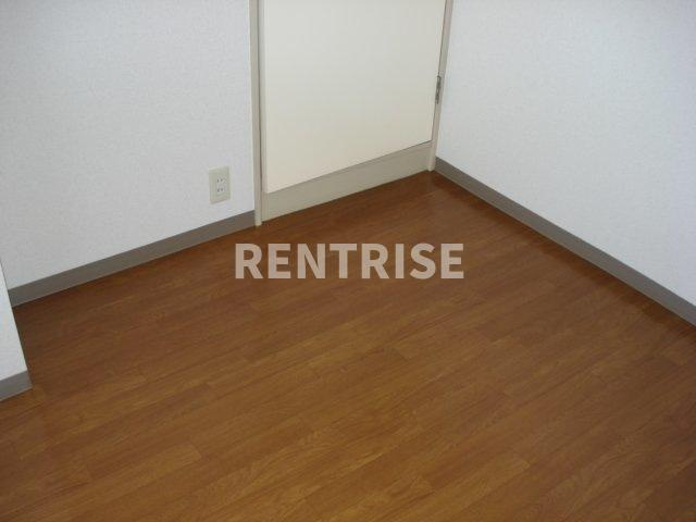 クラウンズマンションの洋室|北洋室