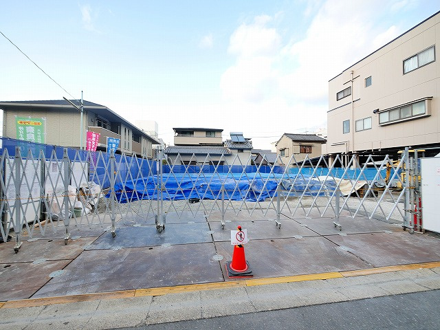 シャーメゾンアイメールの駐車場