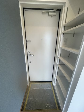 BASE東林間の玄関