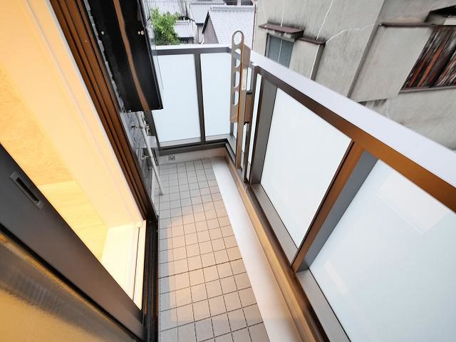 シャーメゾンアイメールの周辺