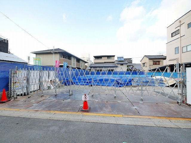 シャーメゾンアイメールの駐車場