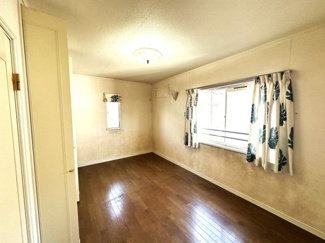 【その他】 | 千葉市緑区椎名崎町　中古戸建　京成千原線【おゆみ野駅】 | ２階、洋室7.5帖です。両面に窓があります。