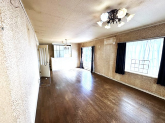 【居間・リビング】 | 千葉市緑区椎名崎町　中古戸建　京成千原線【おゆみ野駅】 | ２階、リビングダイニングキッチンです。窓が３か所ありとても明るいリビングです。
