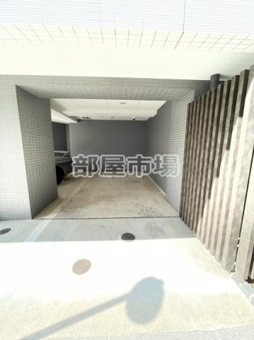 クレイシア入谷の駐車場