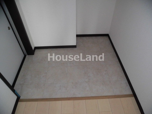 フジパレス新通の玄関