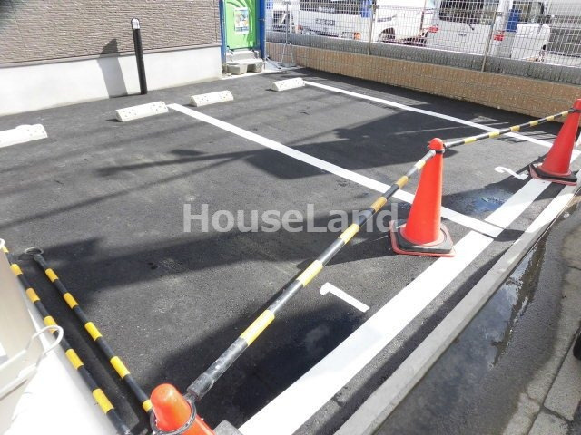 フジパレス新通の駐車場