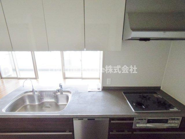 東村山市萩山町５丁目の賃貸マンションのキッチン