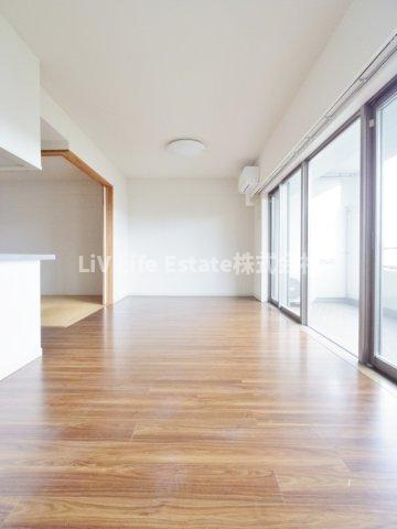 東村山市萩山町５丁目の賃貸マンションの居間・リビング