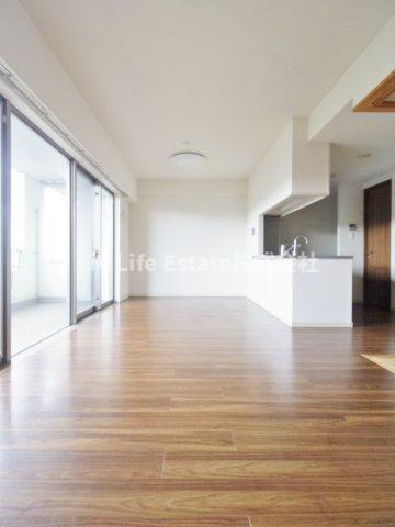 東村山市萩山町５丁目の賃貸マンションの居間・リビング