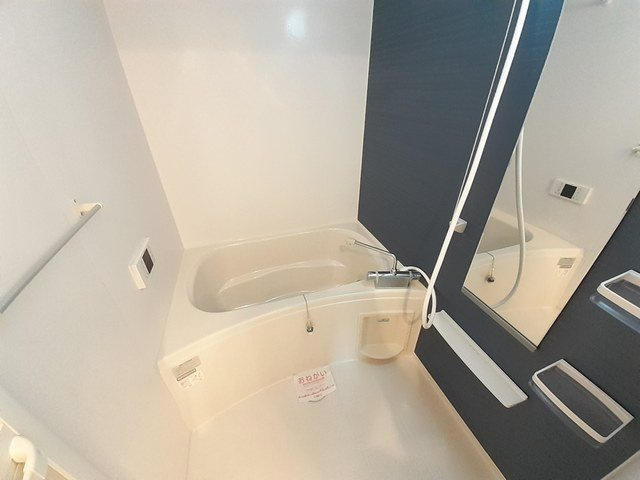 クリスタル・コートの浴室|コンパクトで使いやすいお風呂です