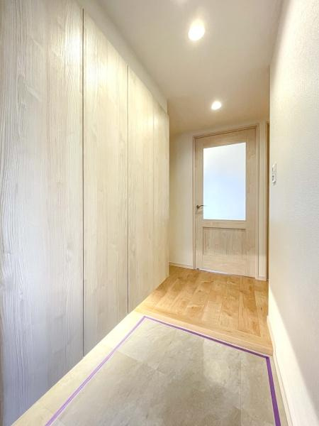 浦和針ヶ谷パーク・ホームズフィオーレの玄関|広くて明るい玄関です