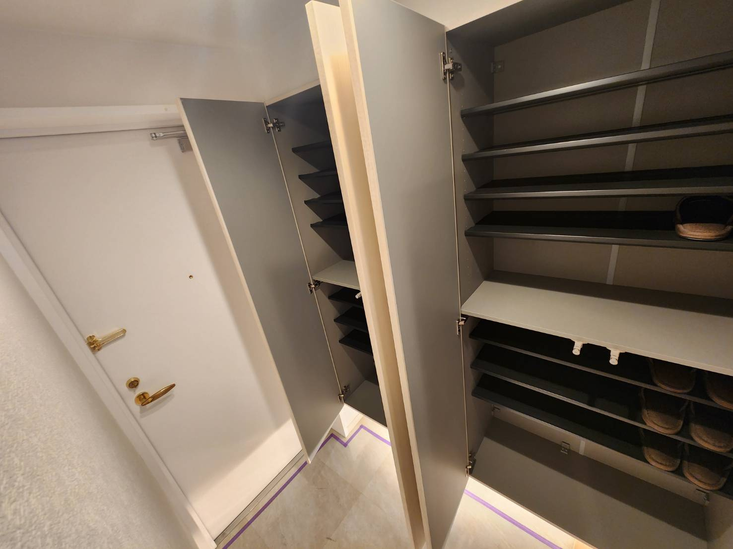 浦和針ヶ谷パーク・ホームズフィオーレの玄関|靴がたくさん収納できます