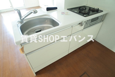 【キッチン】 | メゾンドール | コンパクトなキッチンで掃除もラクラク