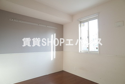 【寝室】 | メゾンドール | 開放的な寝室です