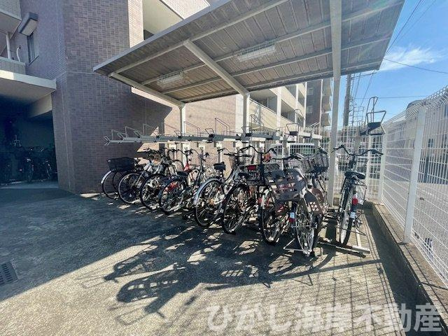 グラン・コート湘南茅ヶ崎の駐輪場|敷地内駐輪場