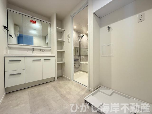 グラン・コート湘南茅ヶ崎の脱衣所|新規リフォーム完了！　脱衣スペース