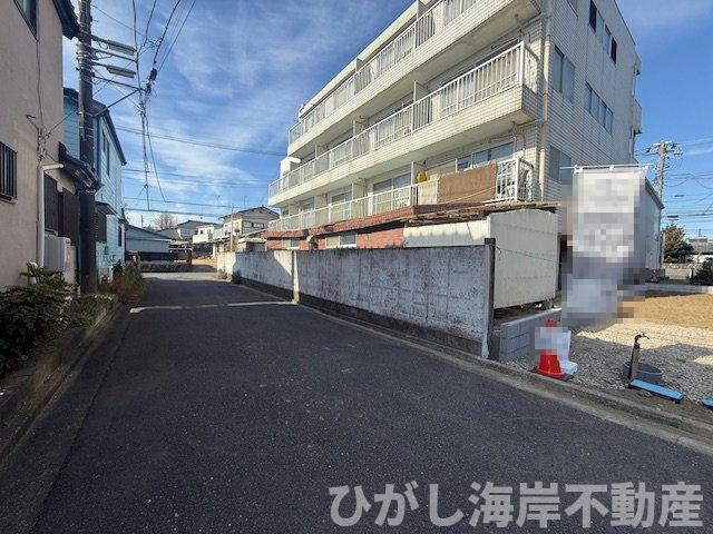 茅ヶ崎市今宿　新築戸建の前面道路含む現地写真|1月31日撮影　建築中　現地外観