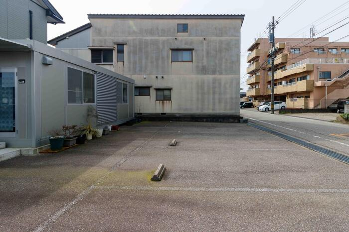 城東ペイサージュの駐車場