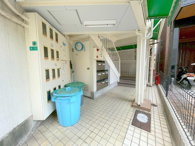 ハイツ東淀のエントランス