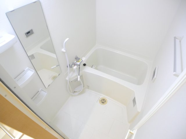 ロイヤルメゾンの浴室|※同物件反転間取の写真です※現況を優先します※