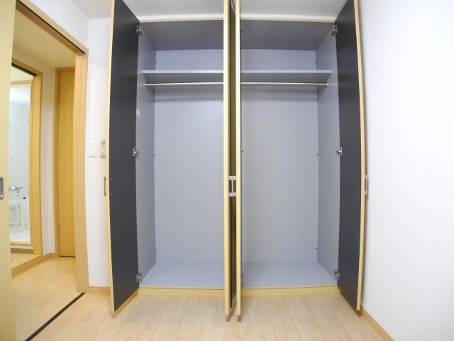 ロイヤルメゾンの収納|※同物件反転間取の写真です※現況を優先します※