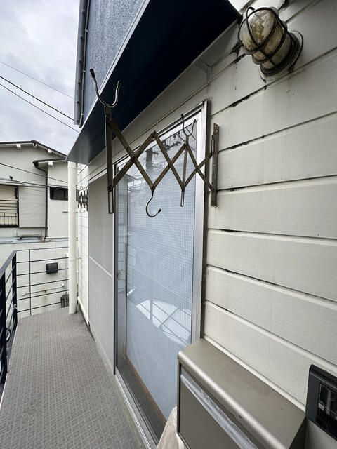 ブルーハウス根岸のバルコニー