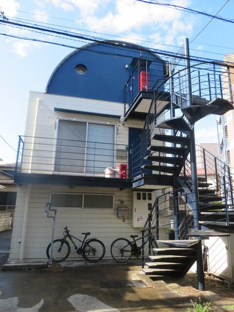 ブルーハウス根岸の外観