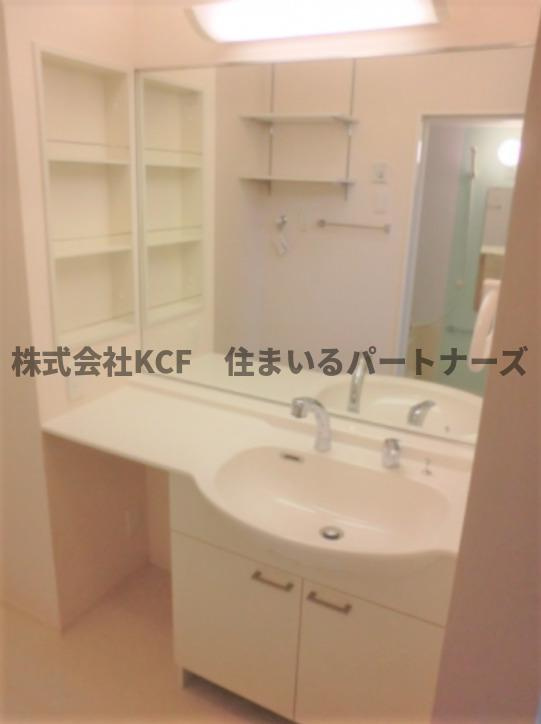 シンシアの洗面所|ゆったりとスペースのある洗面所