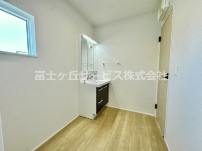 【脱衣所】 | 湖西市新居町新居 2期 新築一戸建て 3号棟 | 脱衣場です