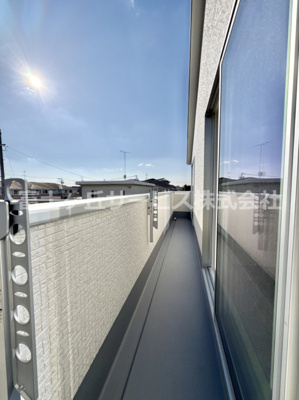 【バルコニー】 | 湖西市新居町新居 2期 新築一戸建て 3号棟 | 外からの目が気にならないバルコニーで洗濯物が干せます