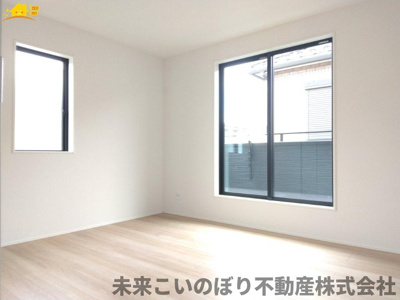【寝室】 | GRAFARE伊奈町小室10期 | 主寝室は大型ベッドもラクラク設置できます♪ゆとりある動線も確保でき、ゆったりとお寛ぎいただけます♪