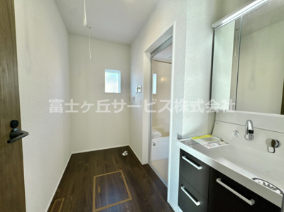 【脱衣所】 | 湖西市新居町新居 2期 新築一戸建て 4号棟 | 脱衣場です