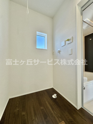 【ランドリースペース】 | 湖西市新居町新居 2期 新築一戸建て 4号棟 | 洗濯機置き場です