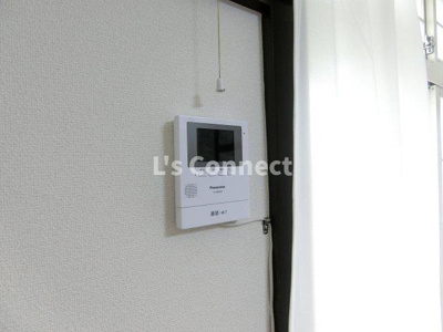 【セキュリティ】 | 霊屋第一コーポナバタ | 突然の来客時もＴＶモニターホンでしっかり確認。（参考写真）