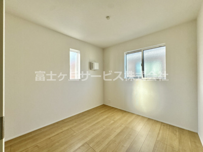 【洋室】 | 湖西市新居町新居 24-3期 新築一戸建て 1号棟 | 広々とした洋室です
