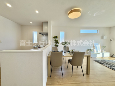 【ダイニング】 | 湖西市新居町新居 24-3期 新築一戸建て 1号棟 | LDKです