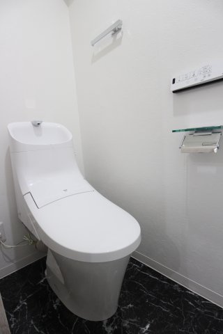 フクダ不動産八木駅前マンションのトイレ|温水洗浄便座機能付きトイレ