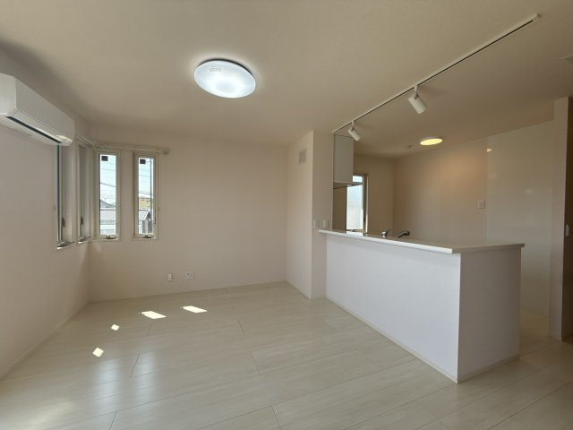 グランレーヴ弐番館の居間・リビング