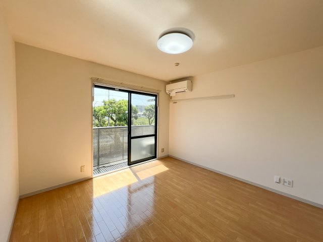 シャーメゾン比島 A棟の居間・リビング