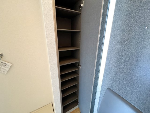 シャーメゾン比島 A棟の収納