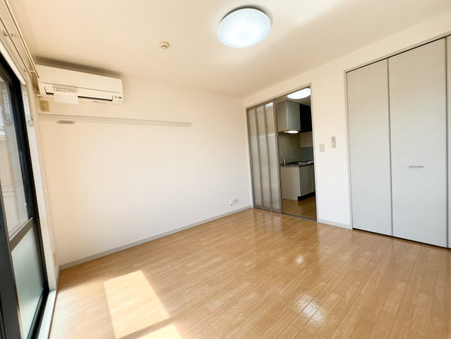 シャーメゾン比島 A棟の居間・リビング