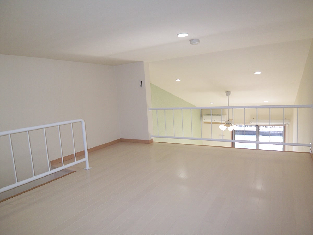 ＳＫＹ ＳＵＩＴＥ －スカイスイート－ の居間・リビング|ゆったりとしたリビングです