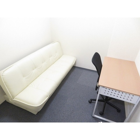 日興池袋ビル（旧トウセン池袋ビル）の居間・リビング|写真は別部屋です