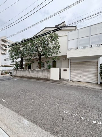 「防音マンション」VORT上北沢レジデンスの駐車場|防音室からの眺望です