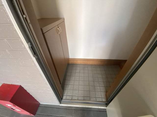ソレイユ細江の玄関