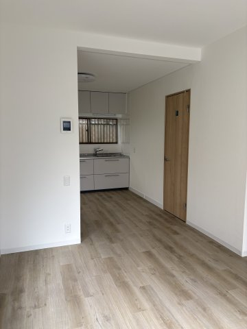 高田馬場3丁目戸建ての居間・リビング|ゆったり過ごせるリビングです